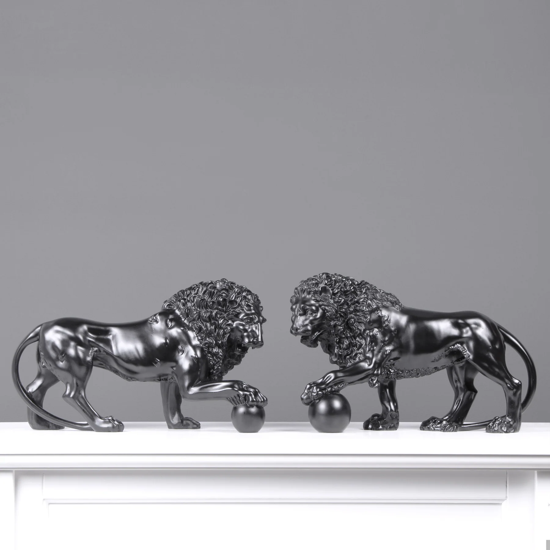 001-black-medici-lions-statue-in-pair-SCRO4401220_1800x1800